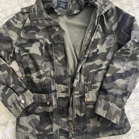 💚 Camouflage Utility Jacket ~ Size L/XL ~ Women's ~ Super Cute 💚 - Picture 4 of 4